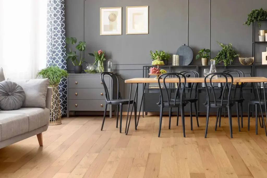 Wood Lounge Diner